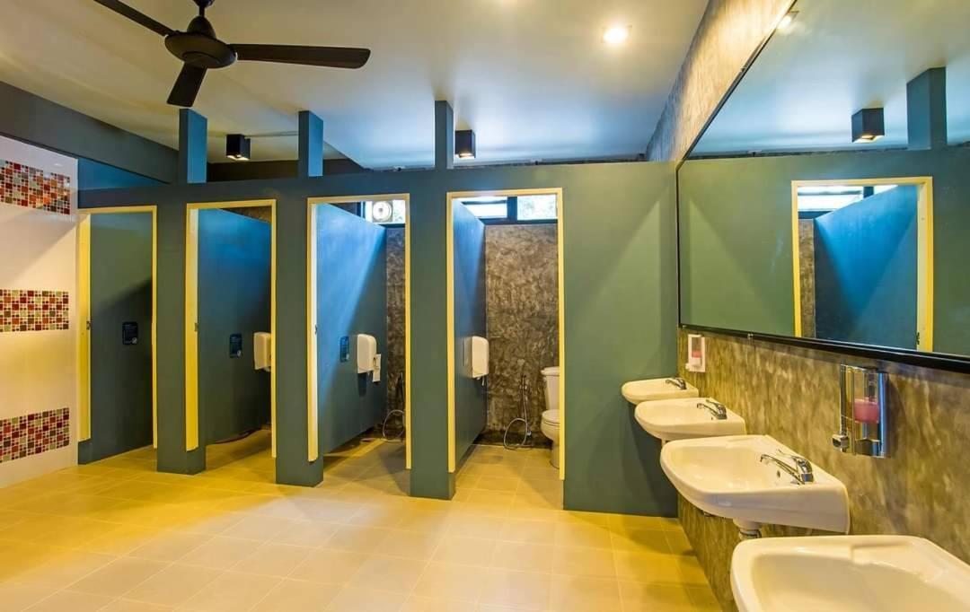 Auberge de jeunesse Amity Poshtel à Krabi town Extérieur photo