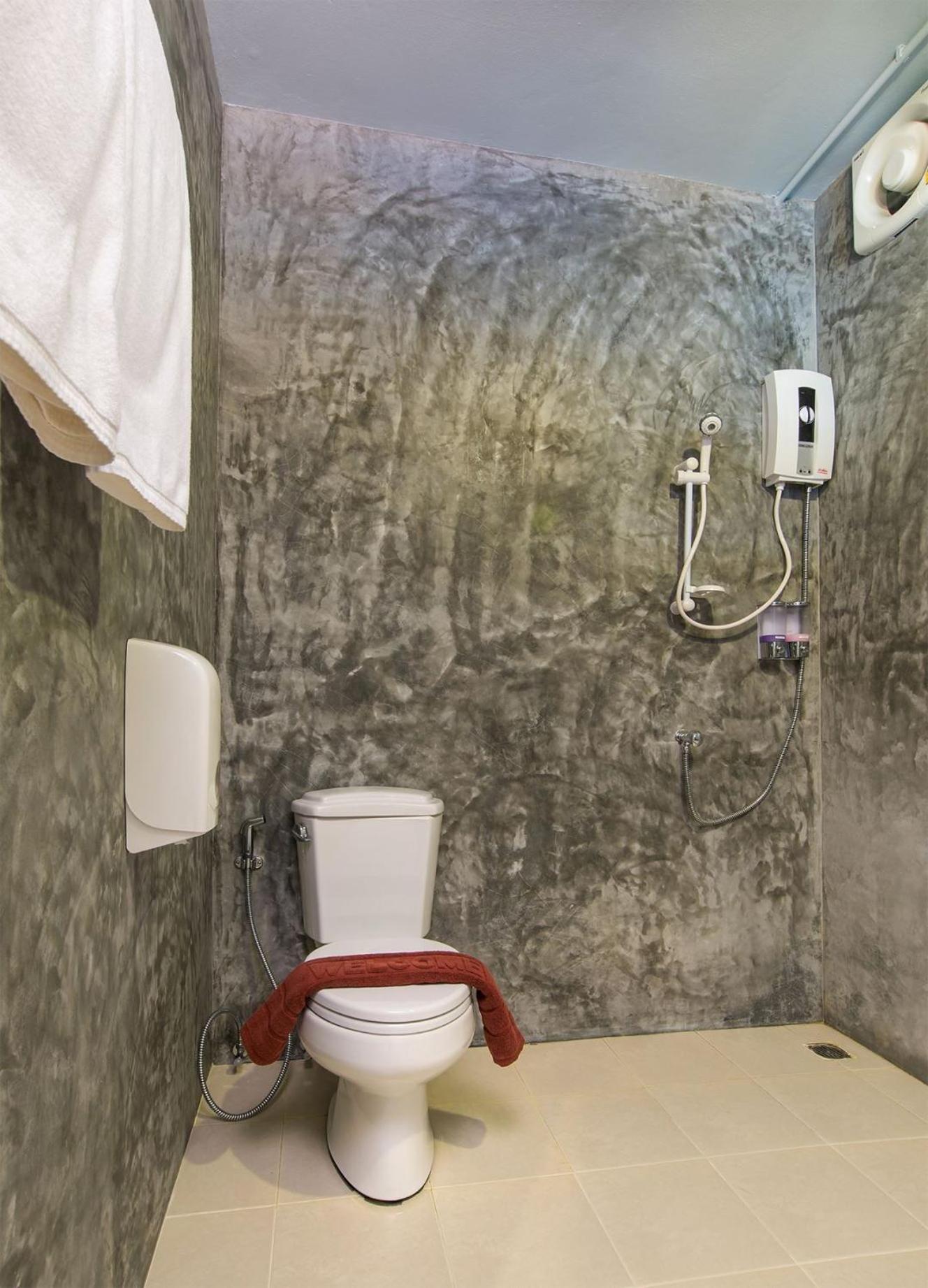 Auberge de jeunesse Amity Poshtel à Krabi town Extérieur photo