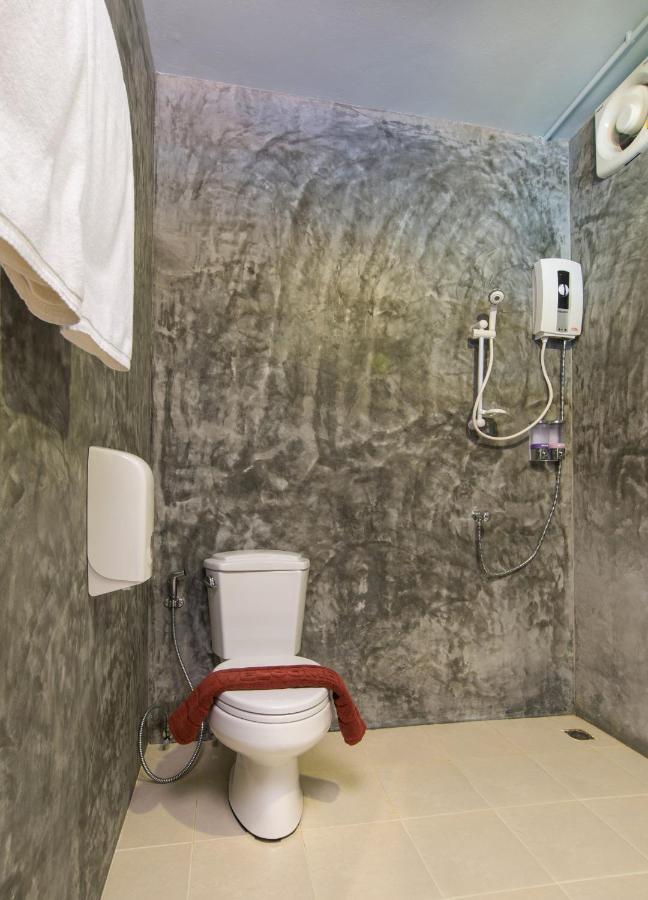 Auberge de jeunesse Amity Poshtel à Krabi town Extérieur photo